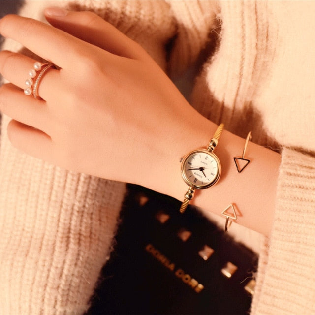 Luxury Fashion Gold Bangle Bracelet Women Watches Stainless Steel Retro Ladies Quartz Wristwatch